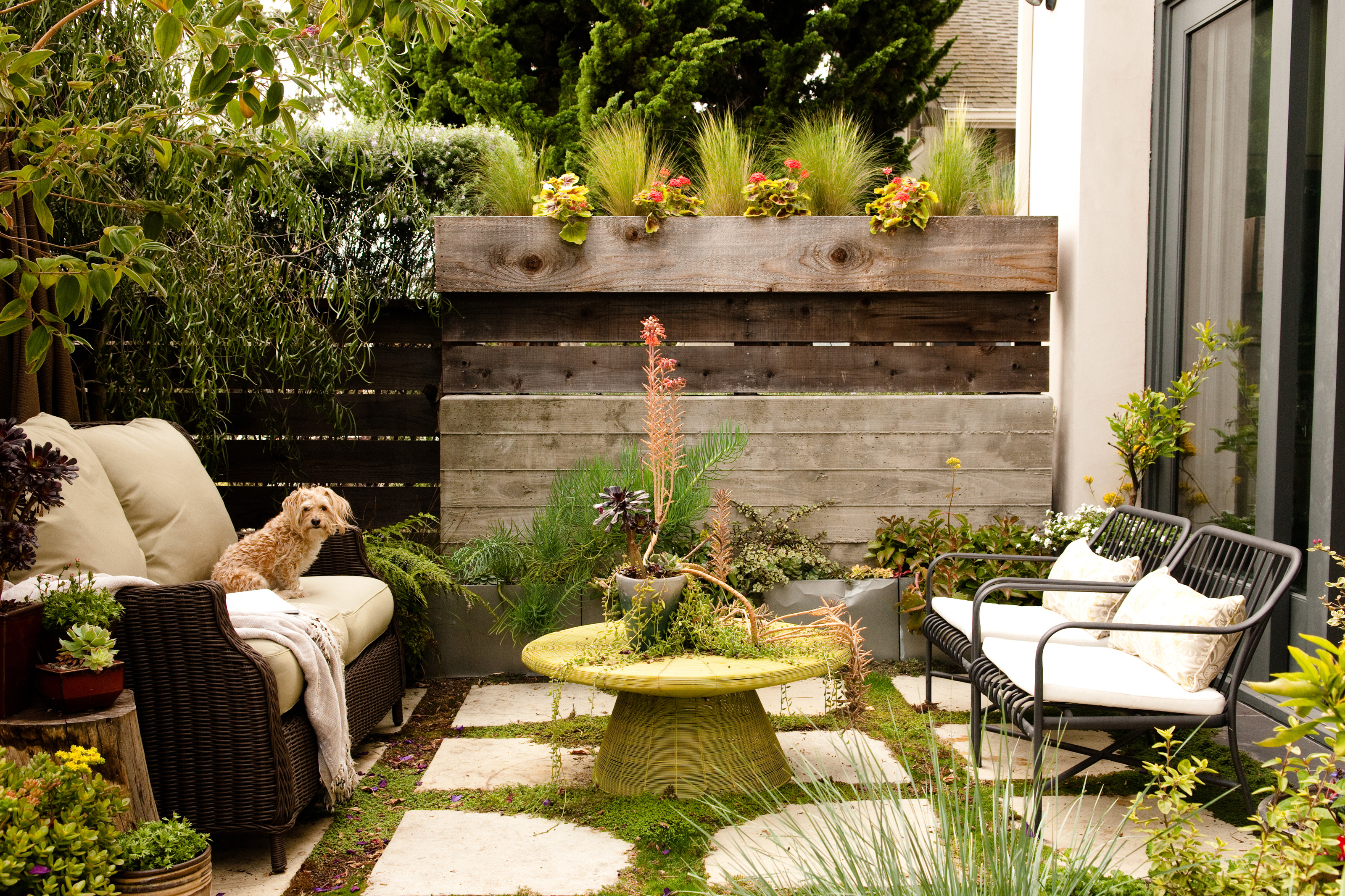 Apartment Backyard Ideas for Small Spaces and Side Yards