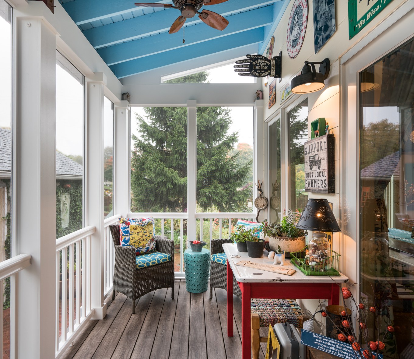 Small Front Porch Decor: 7 Budget Friendly Decorating Ideas - Organize by  Dreams