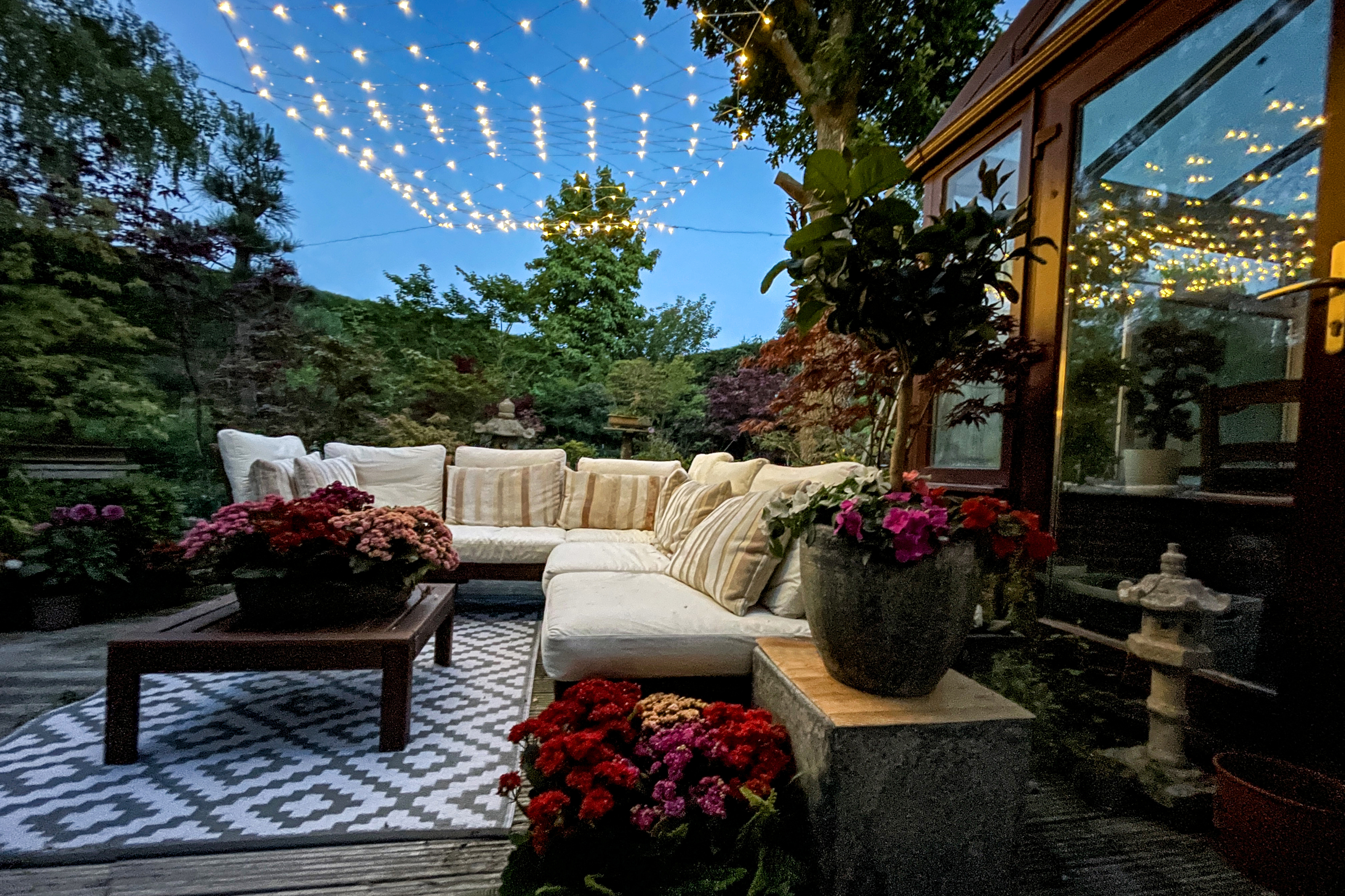 string light backyard ideas