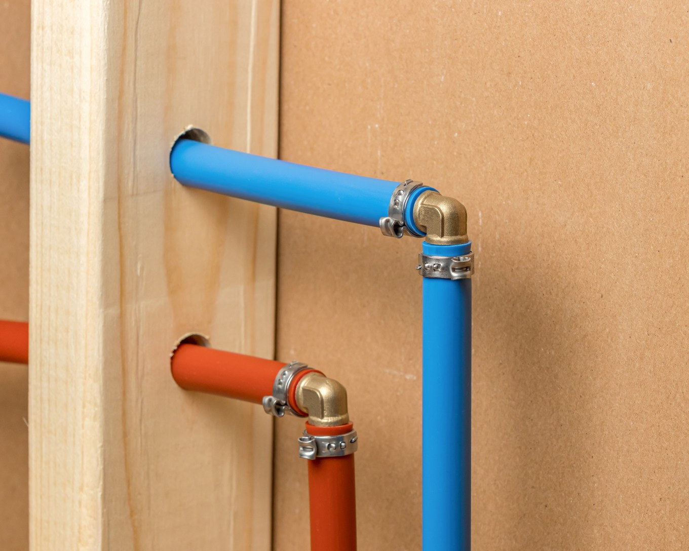 Image of some PEX pipes to clearly show what PEX plumbing is.